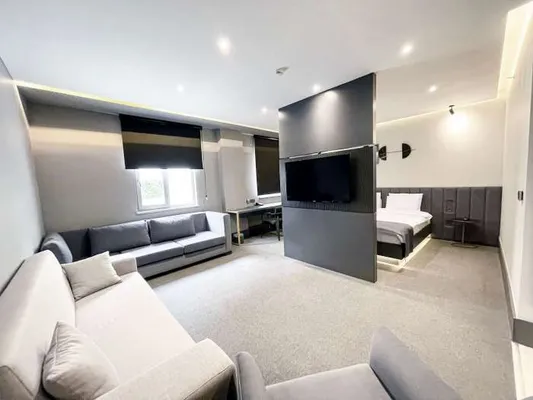 King Suite seating set and study desk